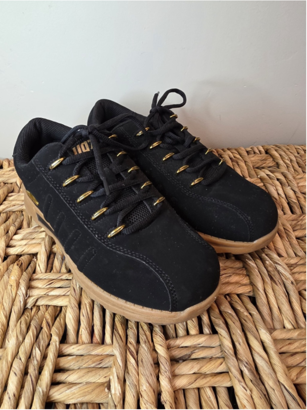 Lugz Changeover Black Gold Low Top Sneakers Women's Size 8 Gum Sole Casual